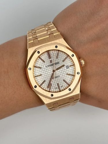 Audemars Piguet Royal Oak 15400OR.OO.1220OR.02 High-End Replica 1:1 photo review