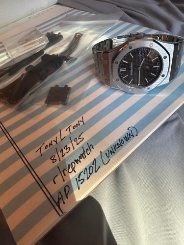 Audemars Piguet Royal Oak “Jumbo” Extra-Thin 15202ST.OO.1240ST.01 “Jumbo” Collector’s Replica photo review