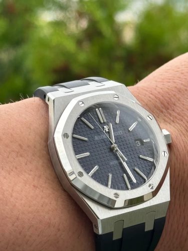 Audemars Piguet Royal Oak 15400ST.OO.1220ST.04 Deluxe Replica Edition photo review