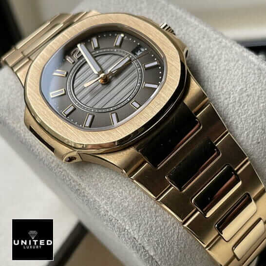 Patek Philippe Nautilus 7011/1R "Rose Gold" Exact Duplicate Quality patek 7011 1r 010 replica 3 Patek Philippe 7011-1R-010 Gold Bracelet Replica on the stand