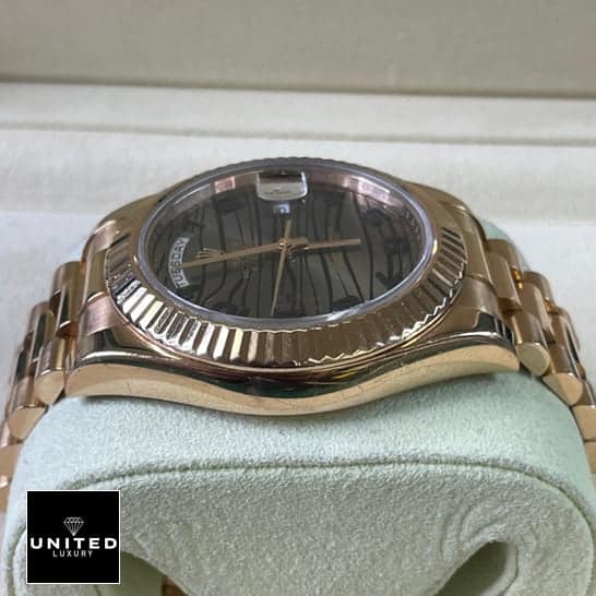 Rolex Day-Date 218235-0035 "Wave" Perfect Clone Quality rolex wave dial 218235 replica2 Rolex Day-Date Wave 218235-0035 Rose Gold Case Replica Left Side