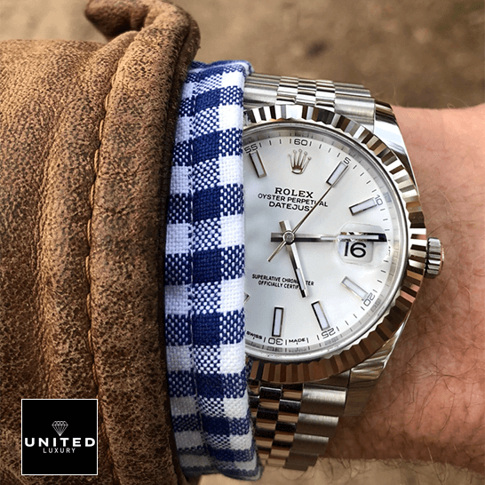 Rolex Datejust 126334 "White Dial Jubilee" Ultra Fine Replica Rolex 126334WSJ Perpetual Oyster Datejust White Dial Replica on the wrist