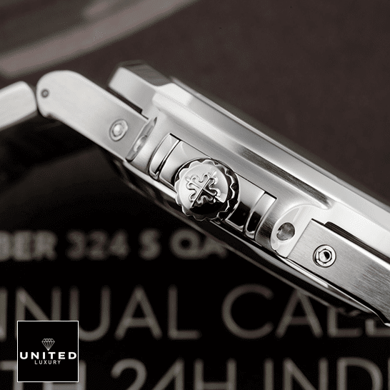 Patek Philippe Nautilus Annual Calendar 5726 "White Dial" Super Accurate Clone patek_philippe_nautilus_5726_white_dial_box